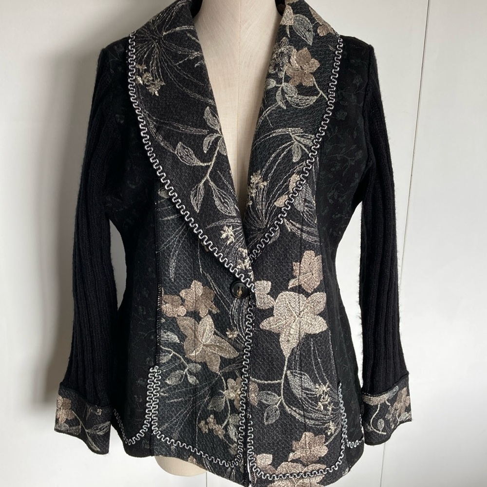 NEW Kamana Sweater